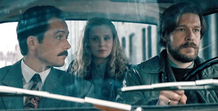 Henk Rogers et sa traductrice Sasha et l'inventeur du jeu vidéo Tetris Alekseï Pajitnov à Moscou en 1988 dans le film Tetris