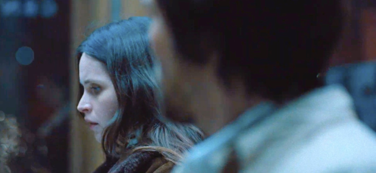 La jeune Irlandaise prénommée Catherine tente de masquer ses sentiments mais elle éprouve une véritable attirance amoureuse pour Michael O'Hara