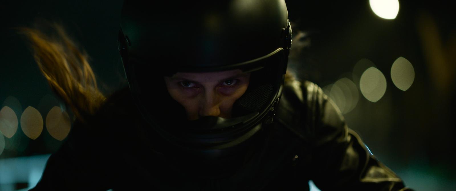 L'explication de la fin du film Badh permet de comprendre la décision prise par Marine Vacth en moto sur les quais de Seine à Paris