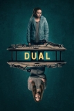 Dual | Film de science-fiction déstabilisant